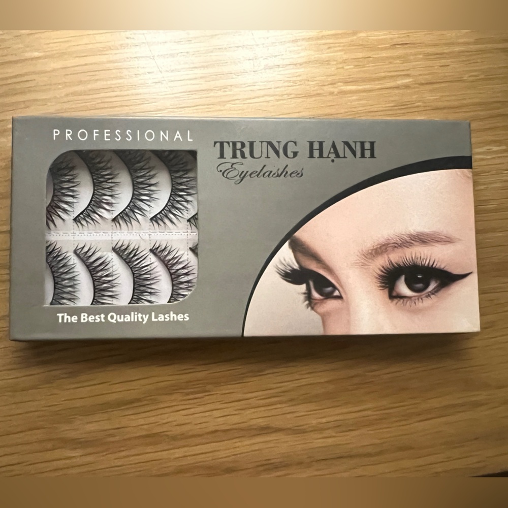 Trung Hanh Professional Eyelashes